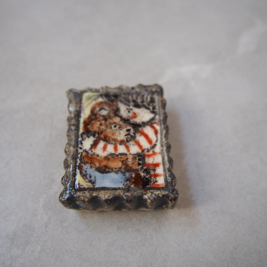 54　 小物･切手画3 抱きクマ | 黒木杏子