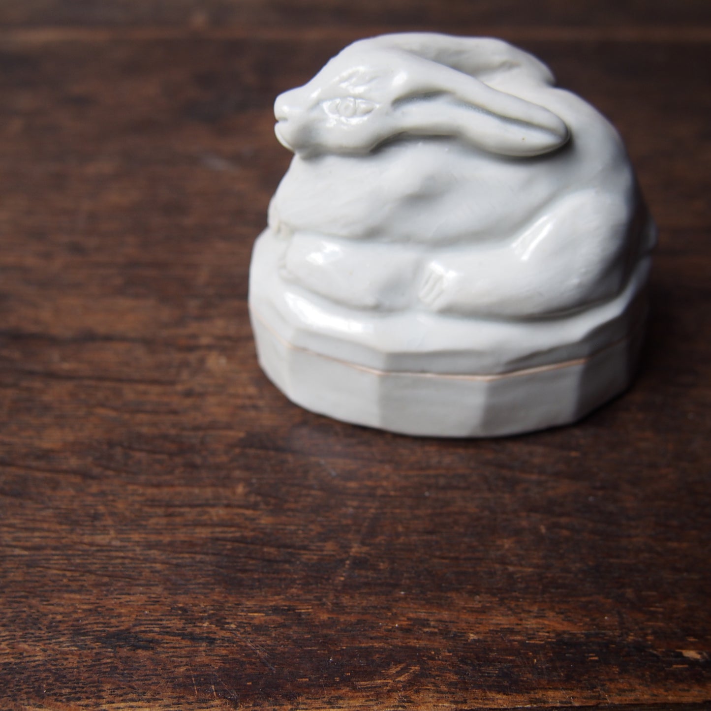 40 うさぎの蓋物 （磁器） | 加藤舞