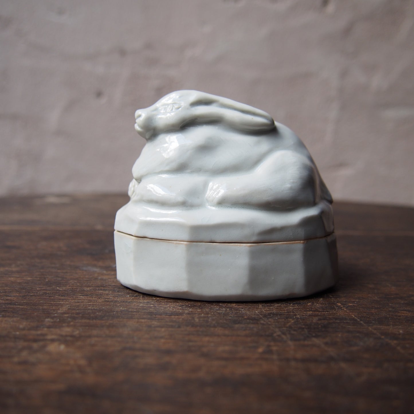 40 うさぎの蓋物 （磁器） | 加藤舞