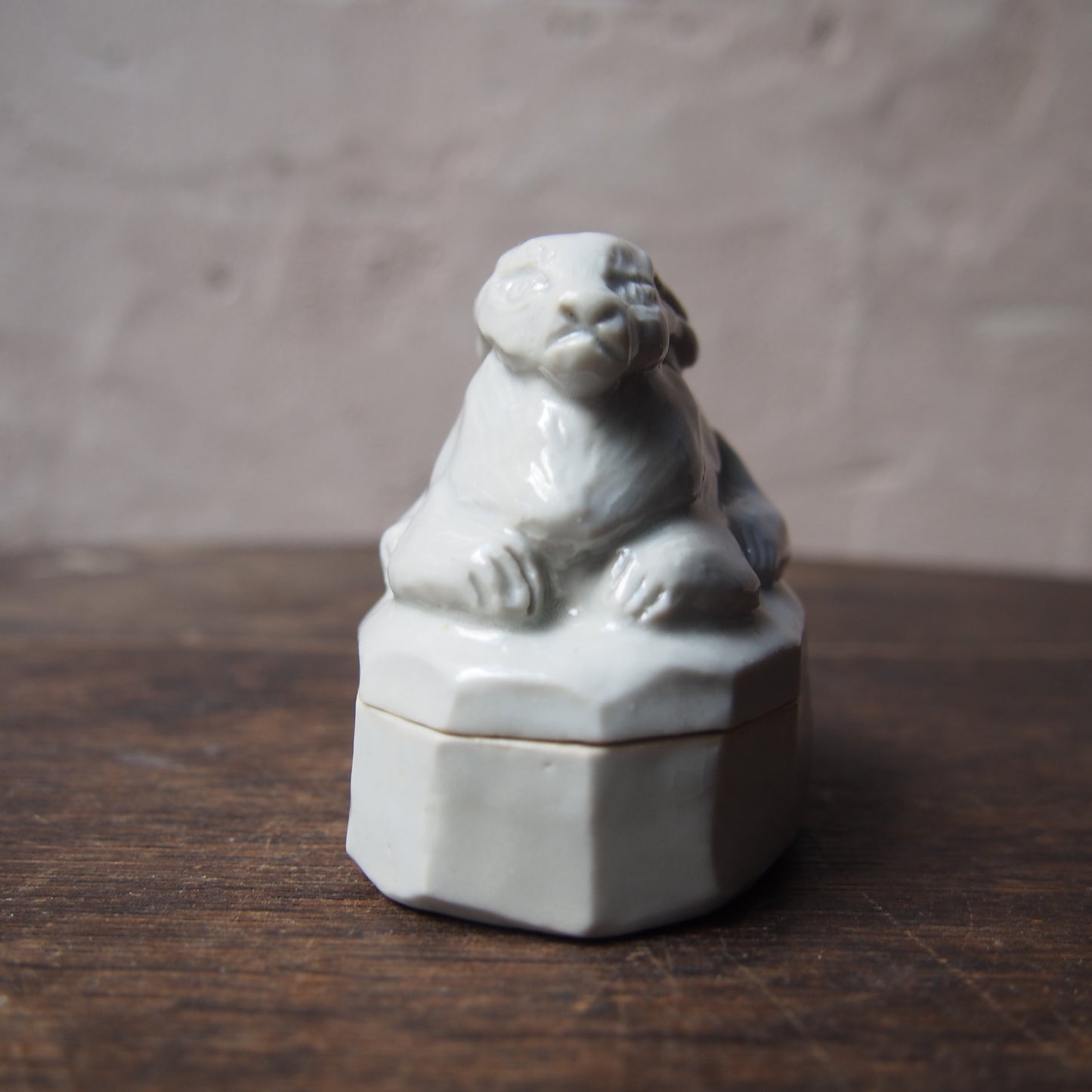 40 うさぎの蓋物 （磁器） | 加藤舞