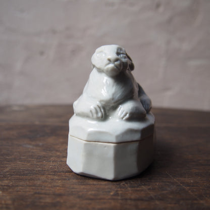 40 うさぎの蓋物 （磁器） | 加藤舞