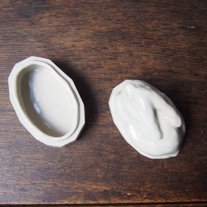 40 うさぎの蓋物 （磁器） | 加藤舞