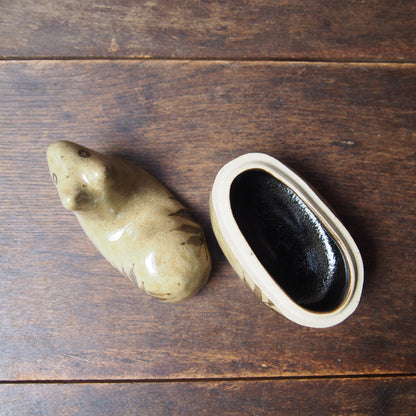 42 リスの蓋物 （鉄絵並白釉） | 加藤舞