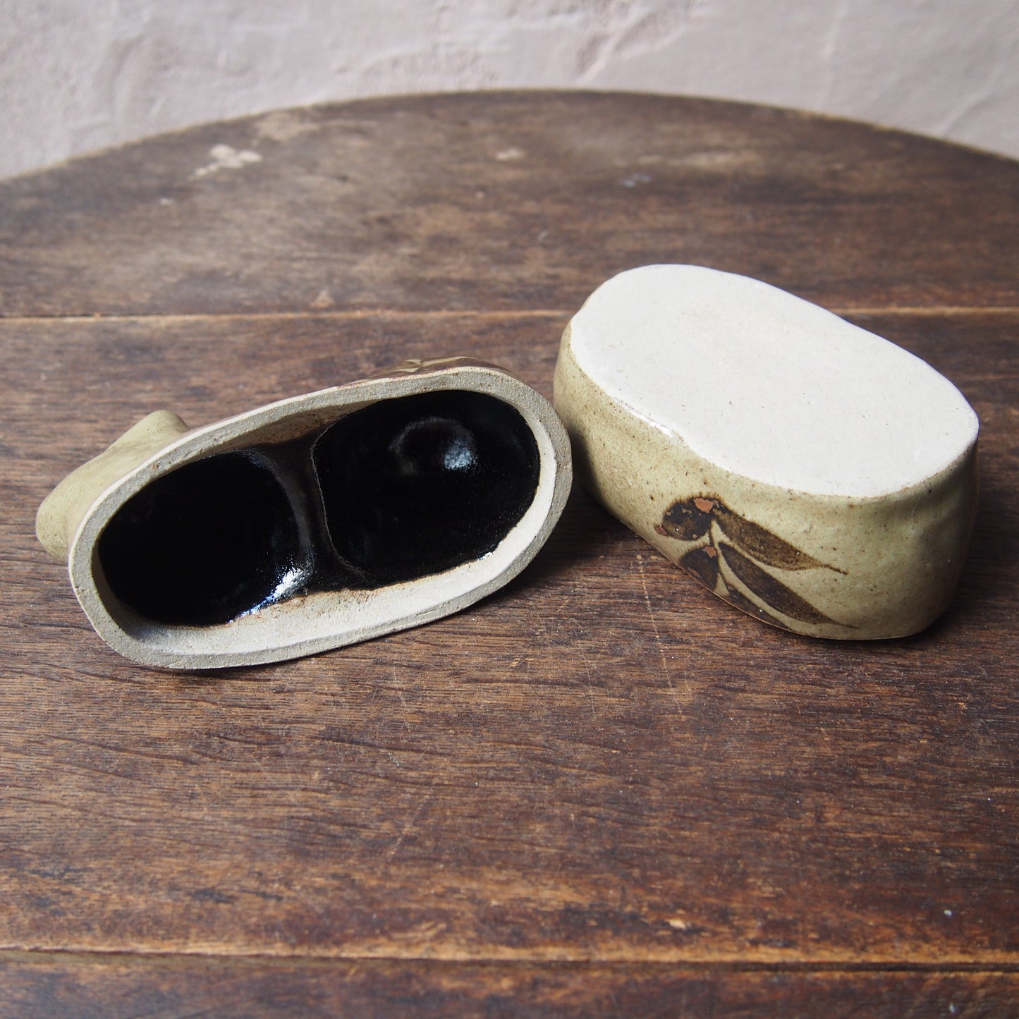 42 リスの蓋物 （鉄絵並白釉） | 加藤舞