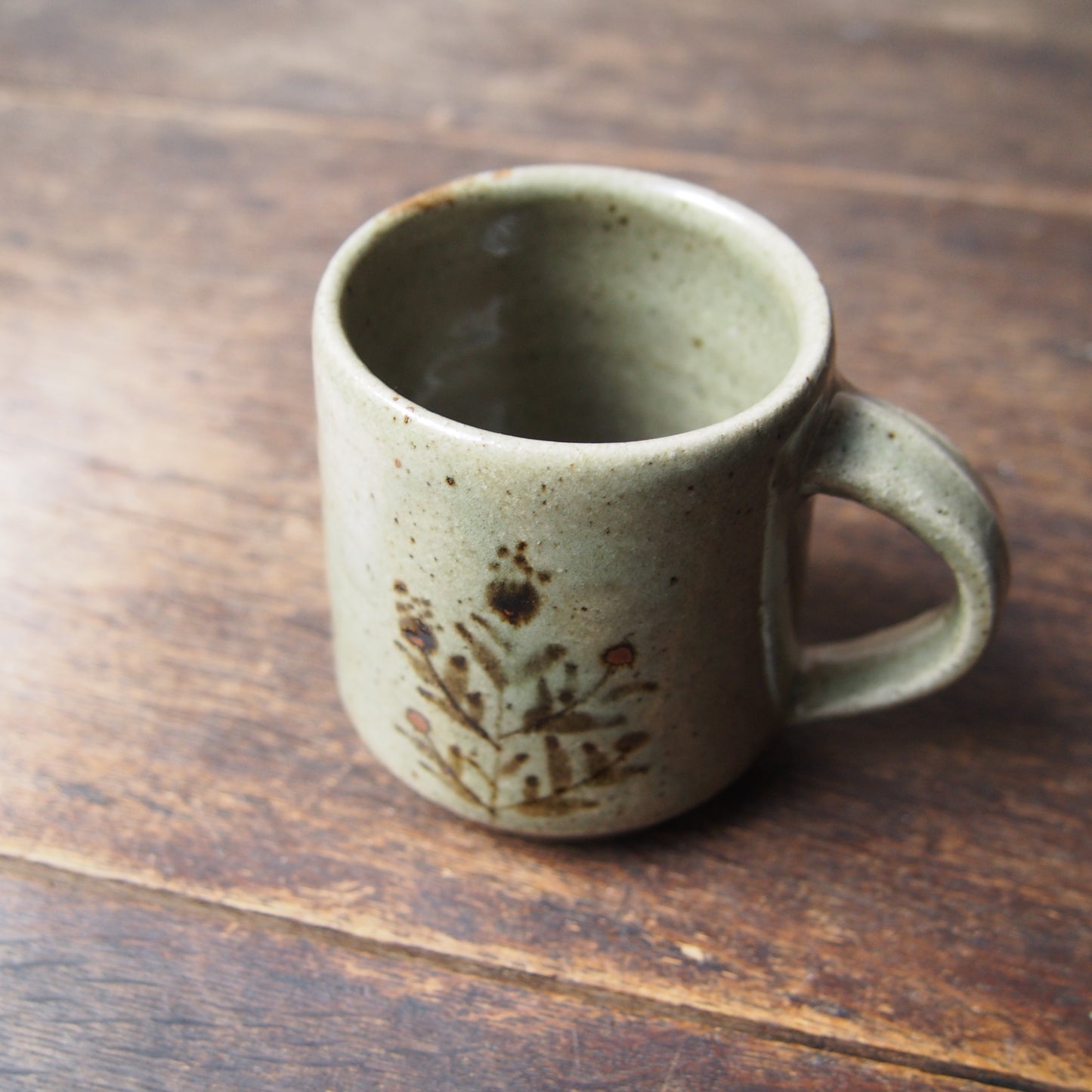 44 マグカップ200cc（鉄絵並白釉） | 加藤舞