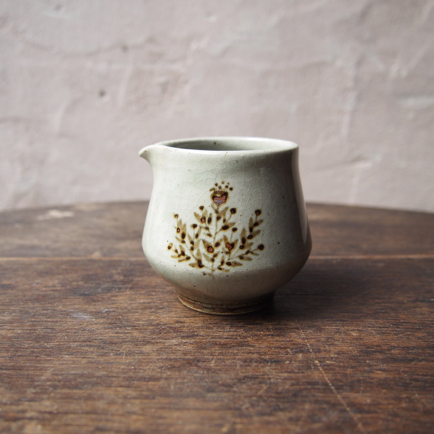 47 茶海（鉄絵並白釉） | 加藤舞