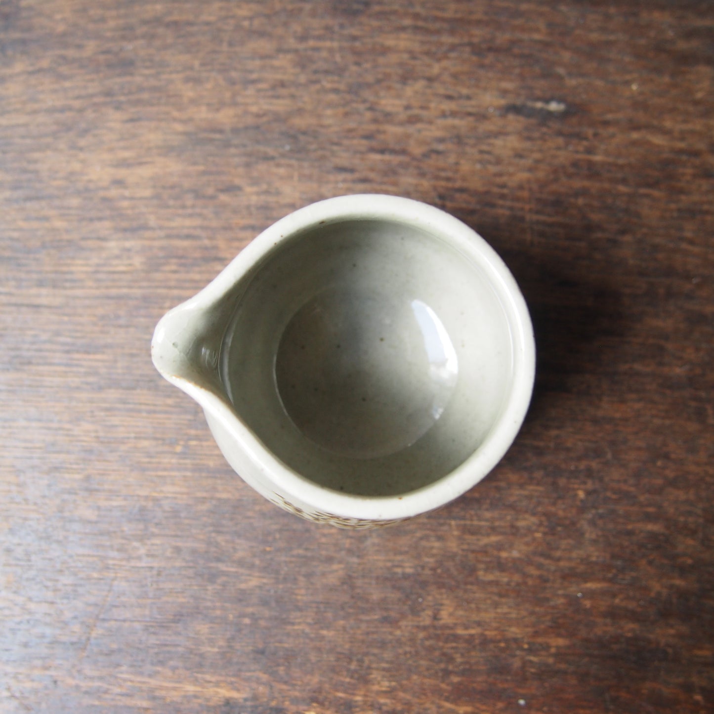 47 茶海（鉄絵並白釉） | 加藤舞