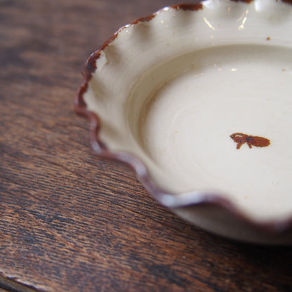 61 波小皿３寸（磁器鉄絵） | 加藤舞