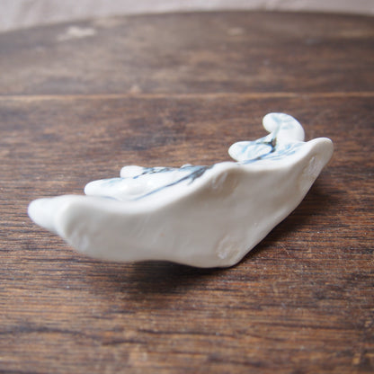 62 筆架（磁器染付） | 加藤舞