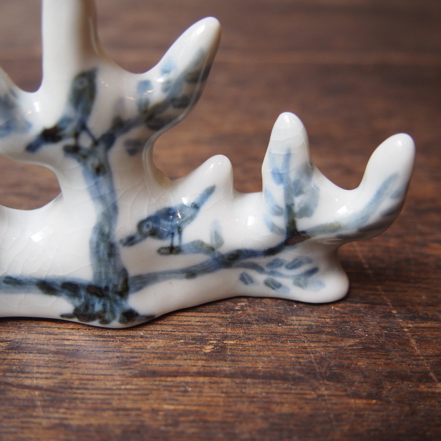 62 筆架（磁器染付） | 加藤舞