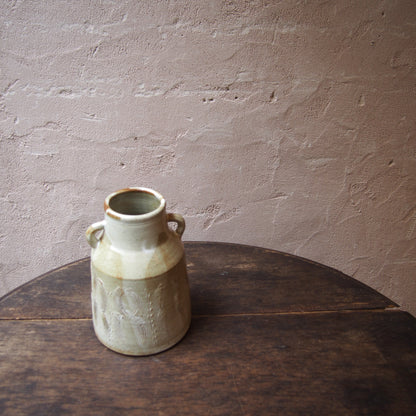 64 花器（櫛目白釉） | 加藤舞