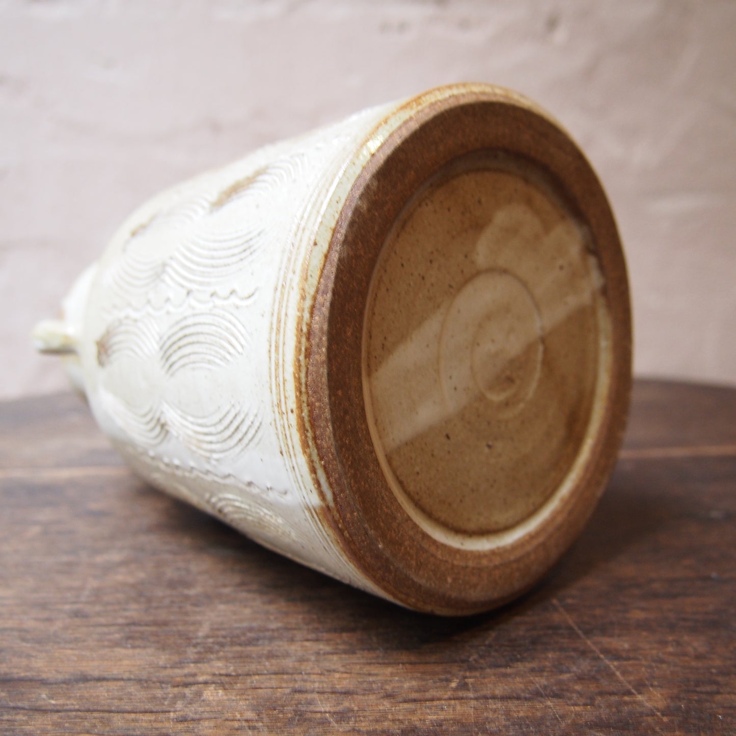 64 花器（櫛目白釉） | 加藤舞