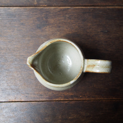 66 ピッチャー（櫛目白釉） | 加藤舞