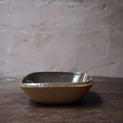70-1 スリップウェア小鉢（薪窯） | 加藤舞