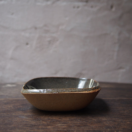 70-1 スリップウェア小鉢（薪窯） | 加藤舞