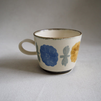 24　ｺｰﾋｰｶｯﾌﾟマム青 | かとうようこ