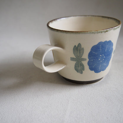 24　ｺｰﾋｰｶｯﾌﾟマム青 | かとうようこ