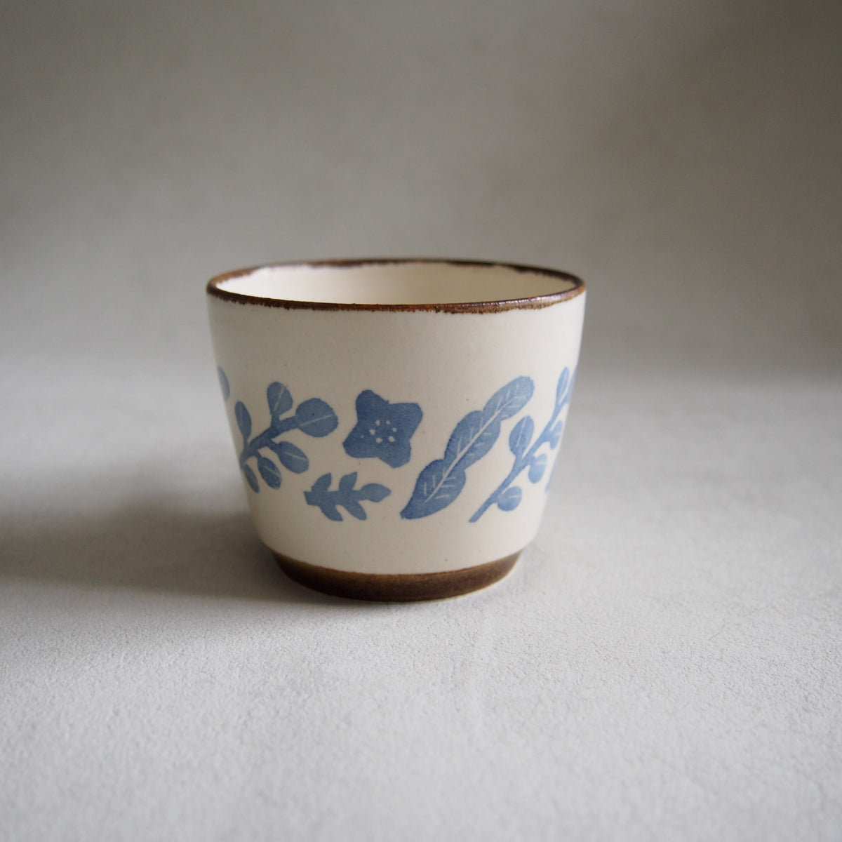 28　ｺｰﾋｰｶｯﾌﾟリース青 | かとうようこ