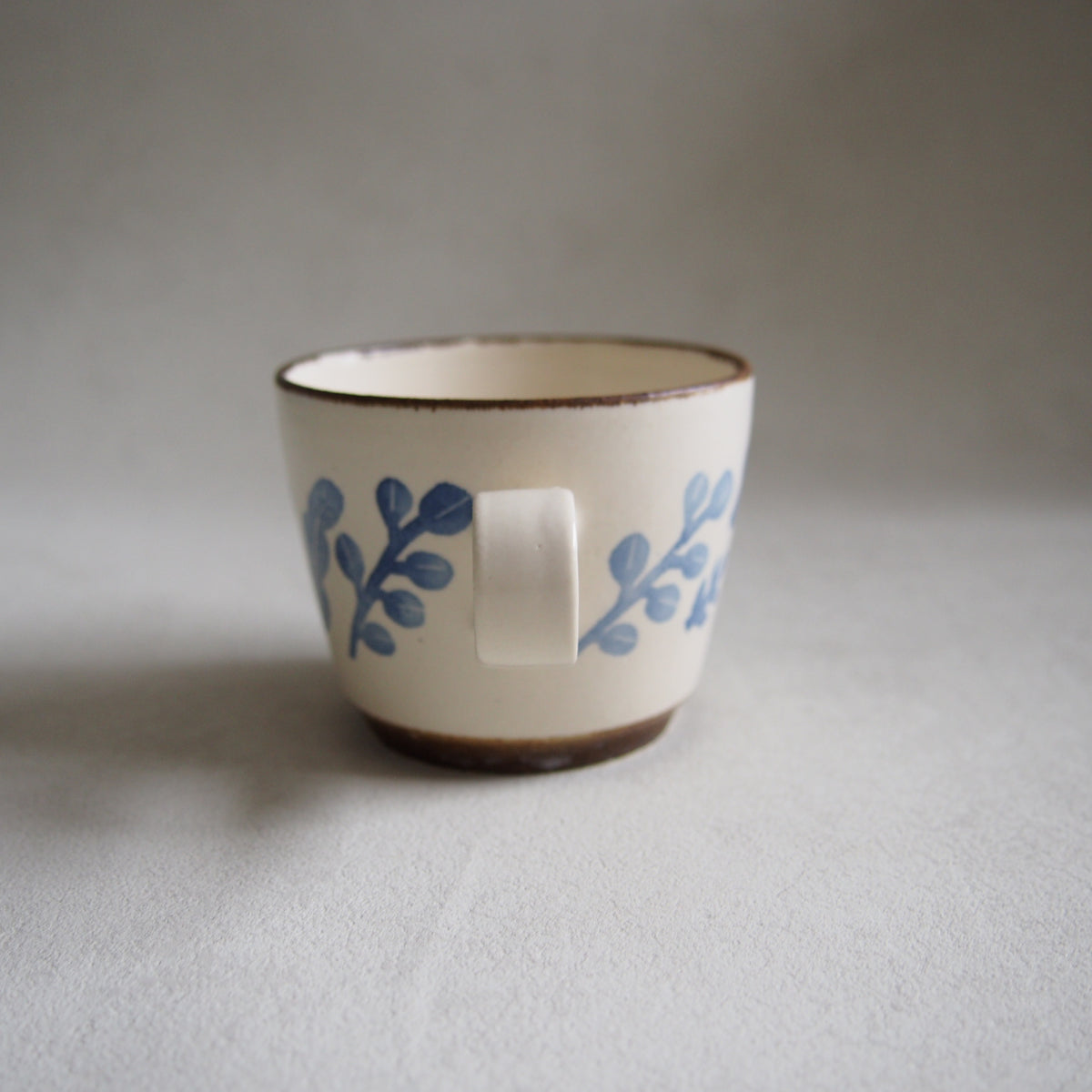 28　ｺｰﾋｰｶｯﾌﾟリース青 | かとうようこ