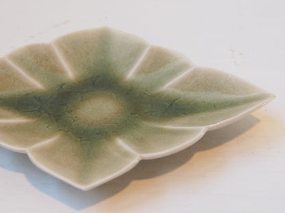 灰釉菱形皿　小
