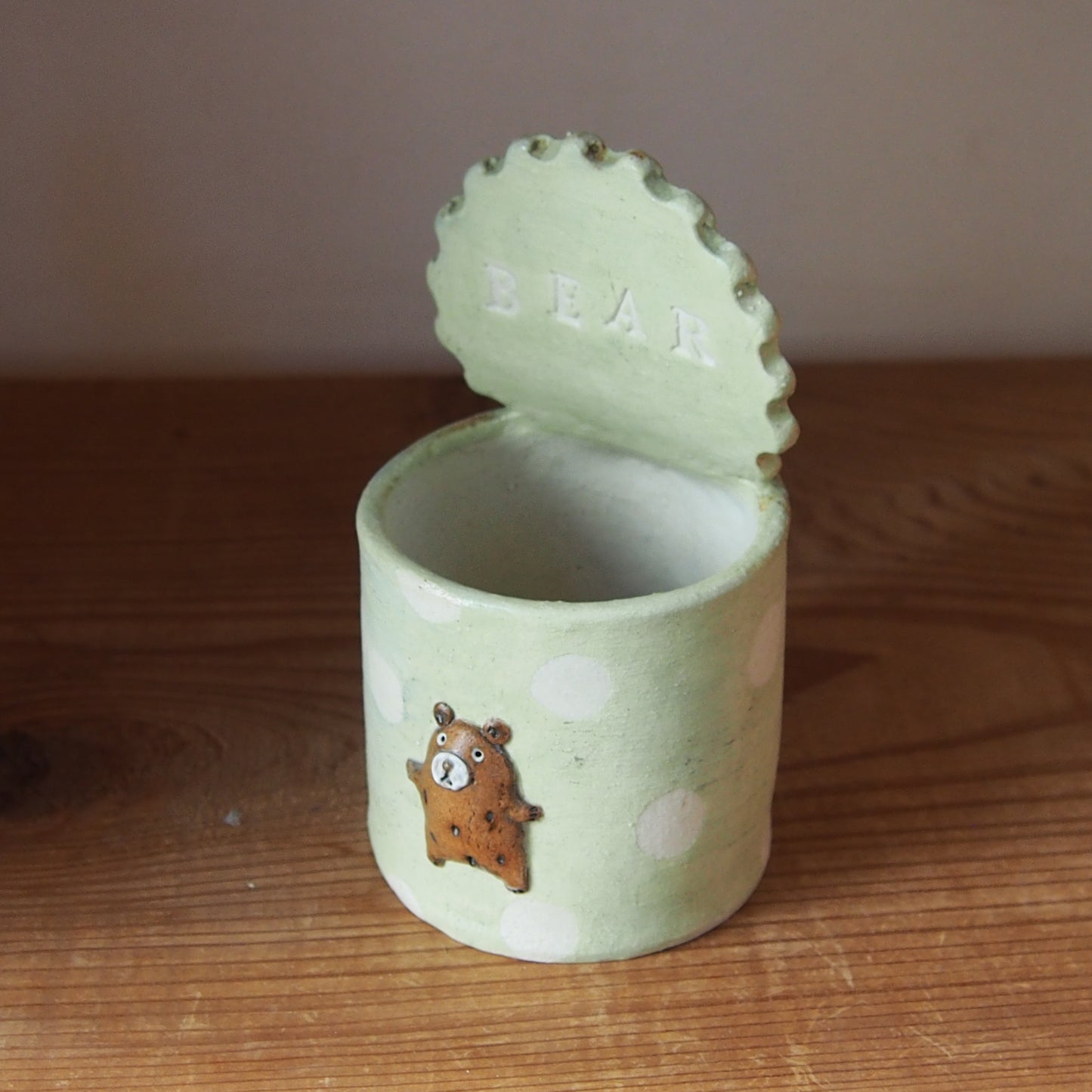 26　チェック柄くま缶(大) | 我妻なおり