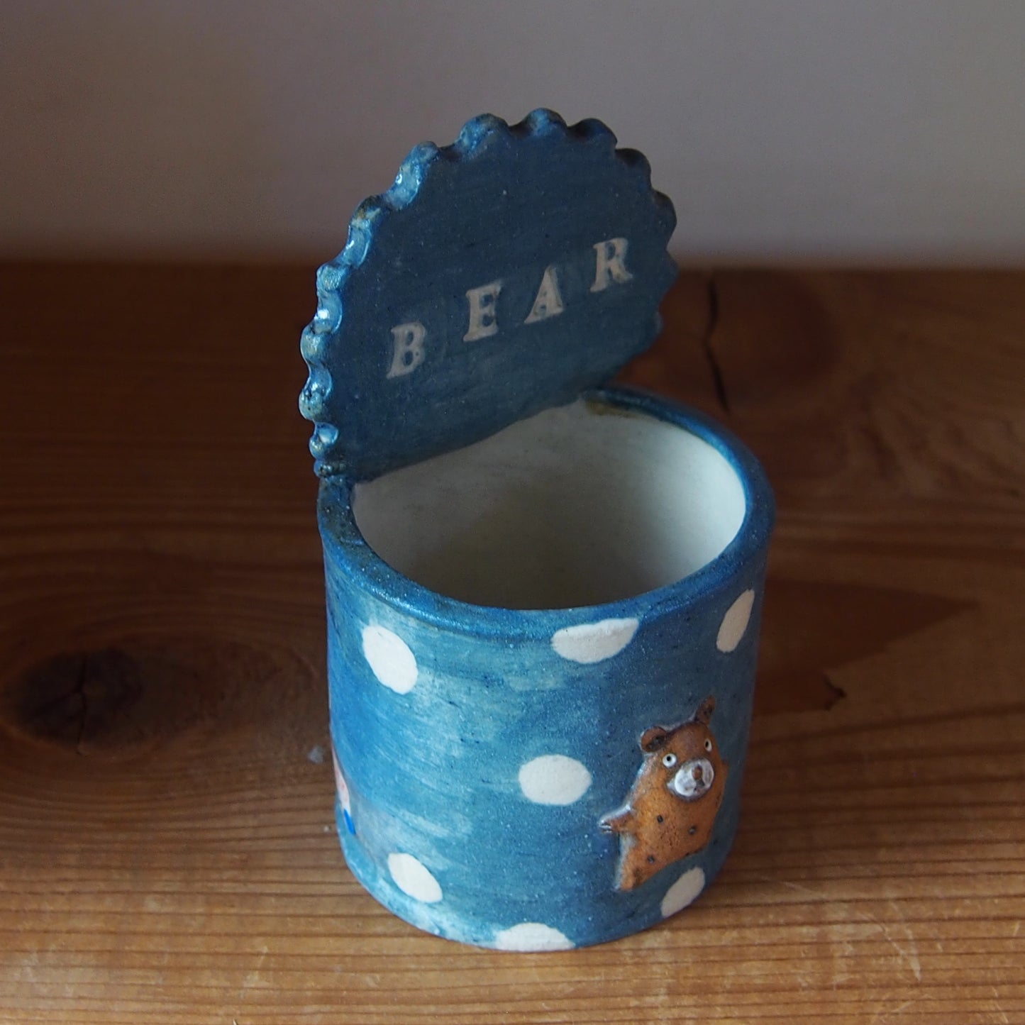 26　チェック柄くま缶(大) | 我妻なおり