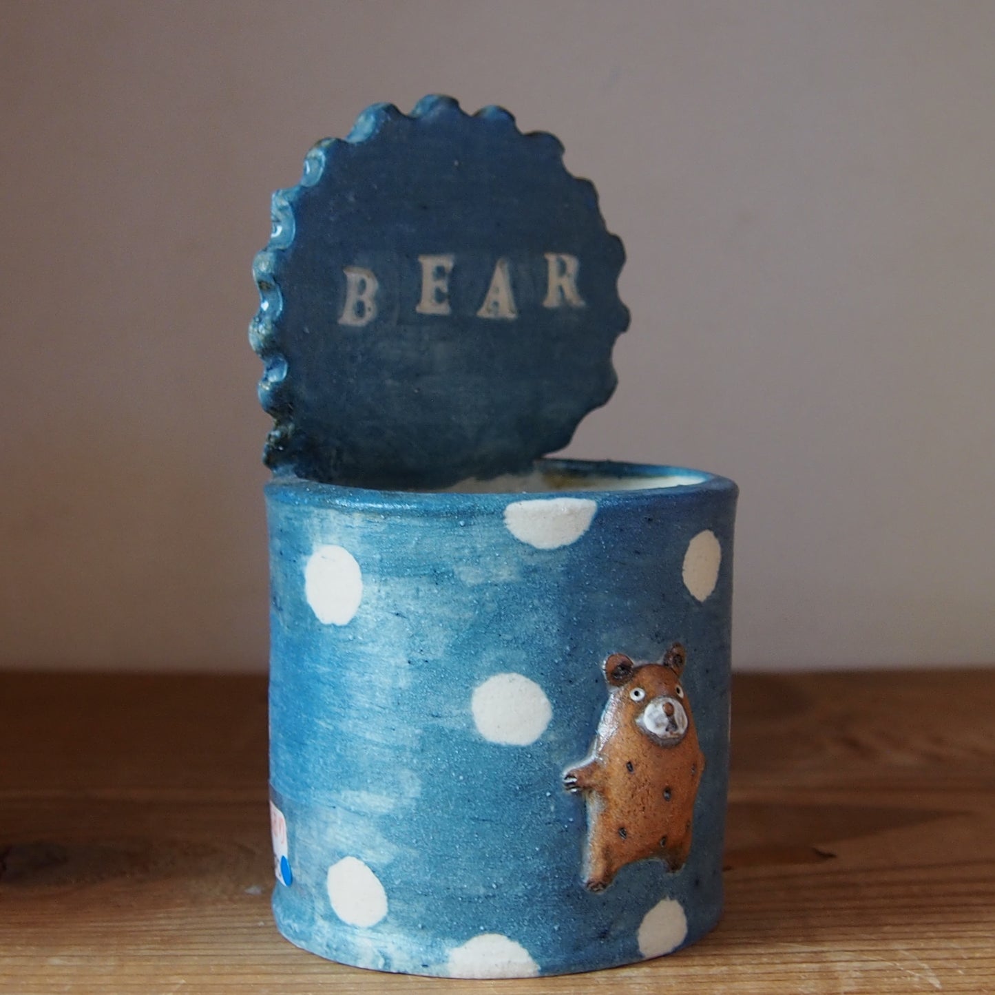 26　チェック柄くま缶(大) | 我妻なおり