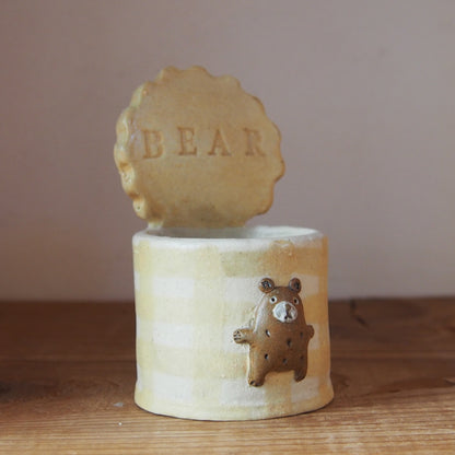 26　チェック柄くま缶(大) | 我妻なおり