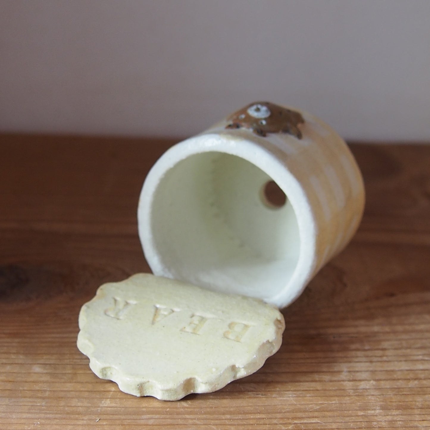 26　チェック柄くま缶(大) | 我妻なおり