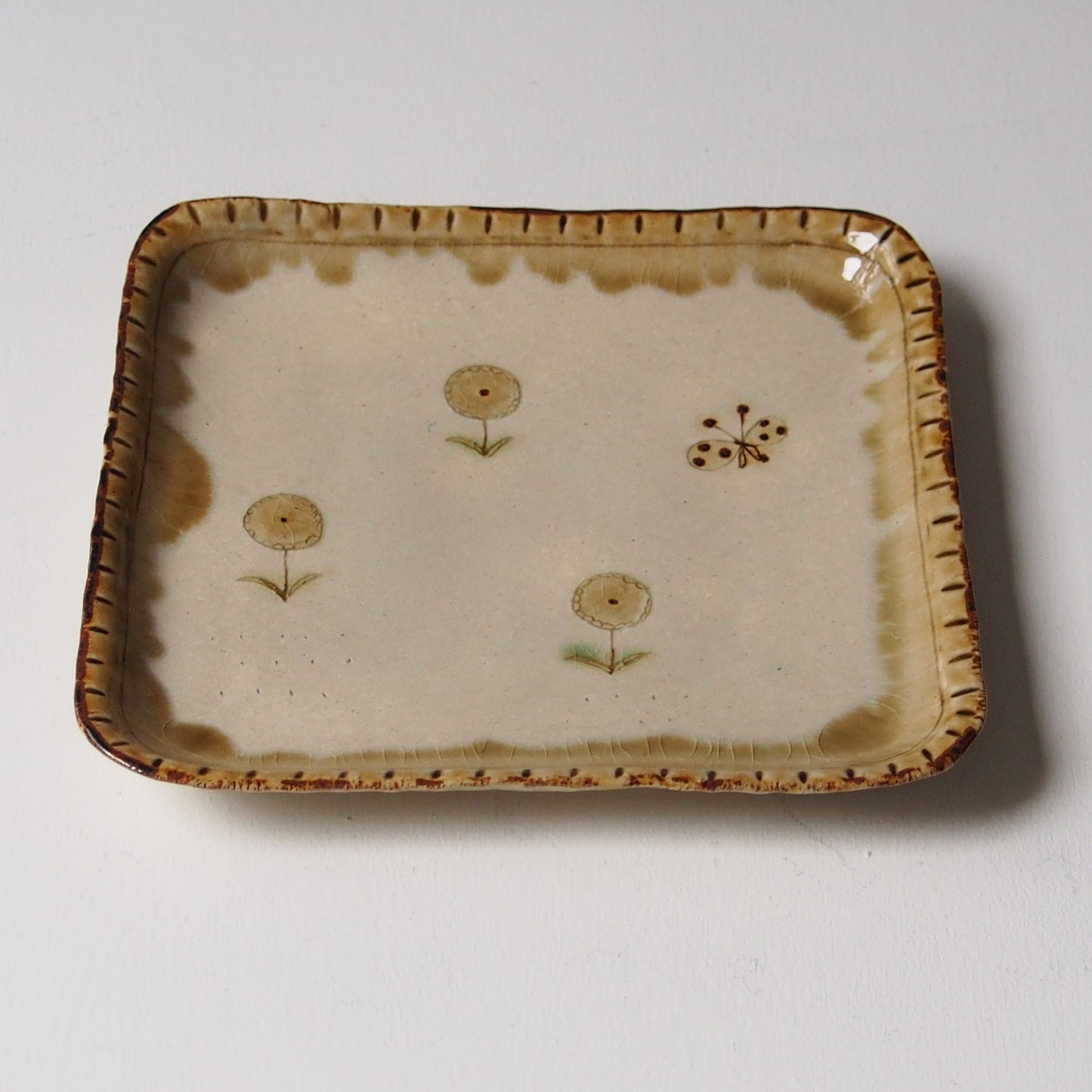 46　フチ四角皿 | 滝沢三奈子