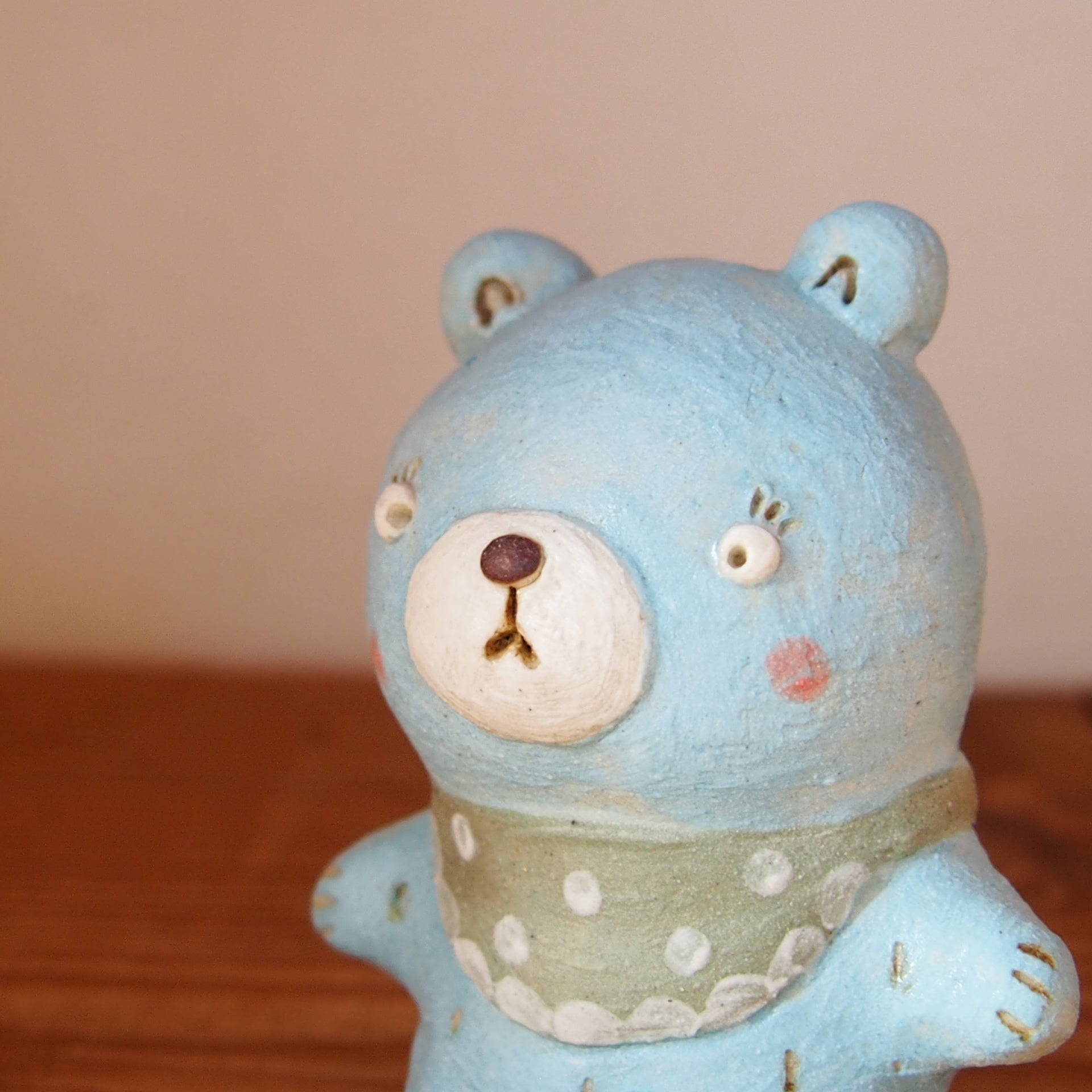 くまり ☆プロフ読んでください☆ 我妻なおり】64 一人で立てるもん(くま) | 益子のギャラリー もえぎ