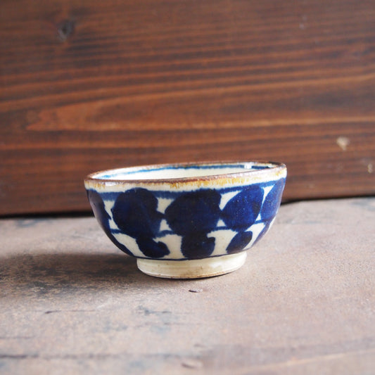 8 染付（葉）飯碗 | 遠藤 太郎