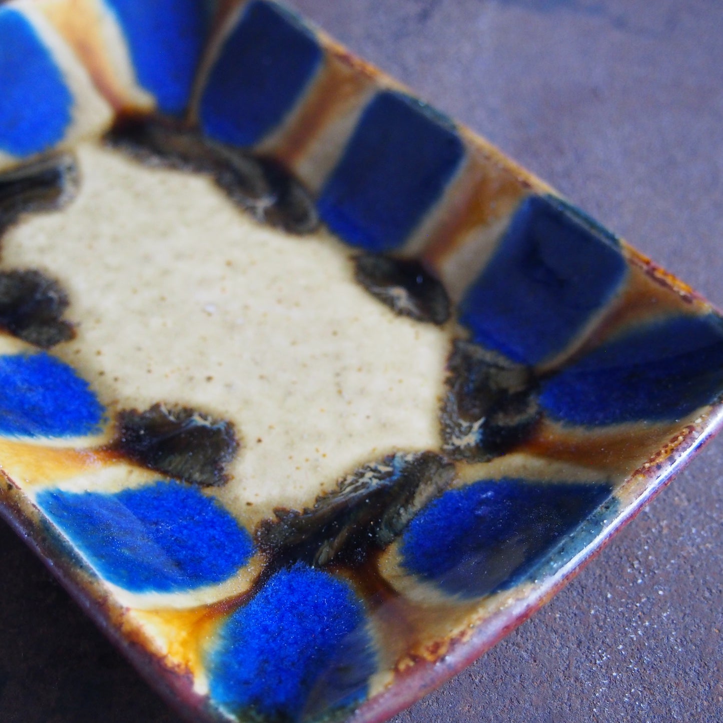 19 安南 青・飴 四角皿（小） | 遠藤 太郎