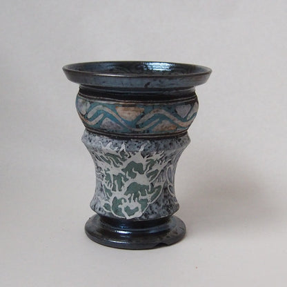 「ホワイトファイヤー、黒龍」plant pot