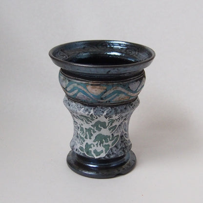 「ホワイトファイヤー、黒龍」plant pot