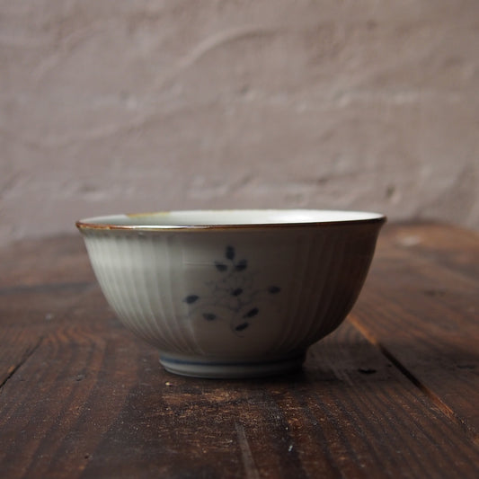 20　染付花文しのぎお茶碗　B | 志村和晃