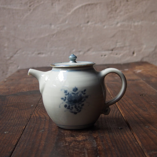 34　染付花束文ポット | 志村和晃