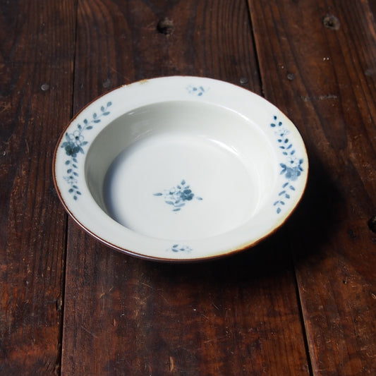 49　染付花文リム6寸鉢　A | 志村和晃