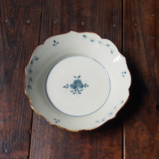 51　染付花文稜花6寸皿　A | 志村和晃