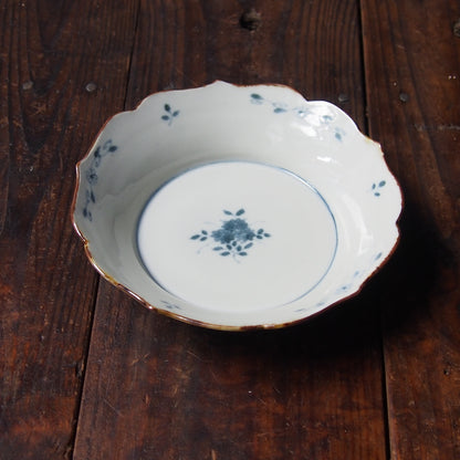 51　染付花文稜花6寸皿　A | 志村和晃