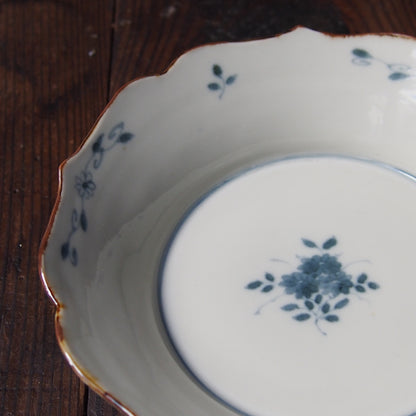 51　染付花文稜花6寸皿　A | 志村和晃