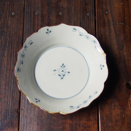 52　染付花文稜花6寸皿　B | 志村和晃