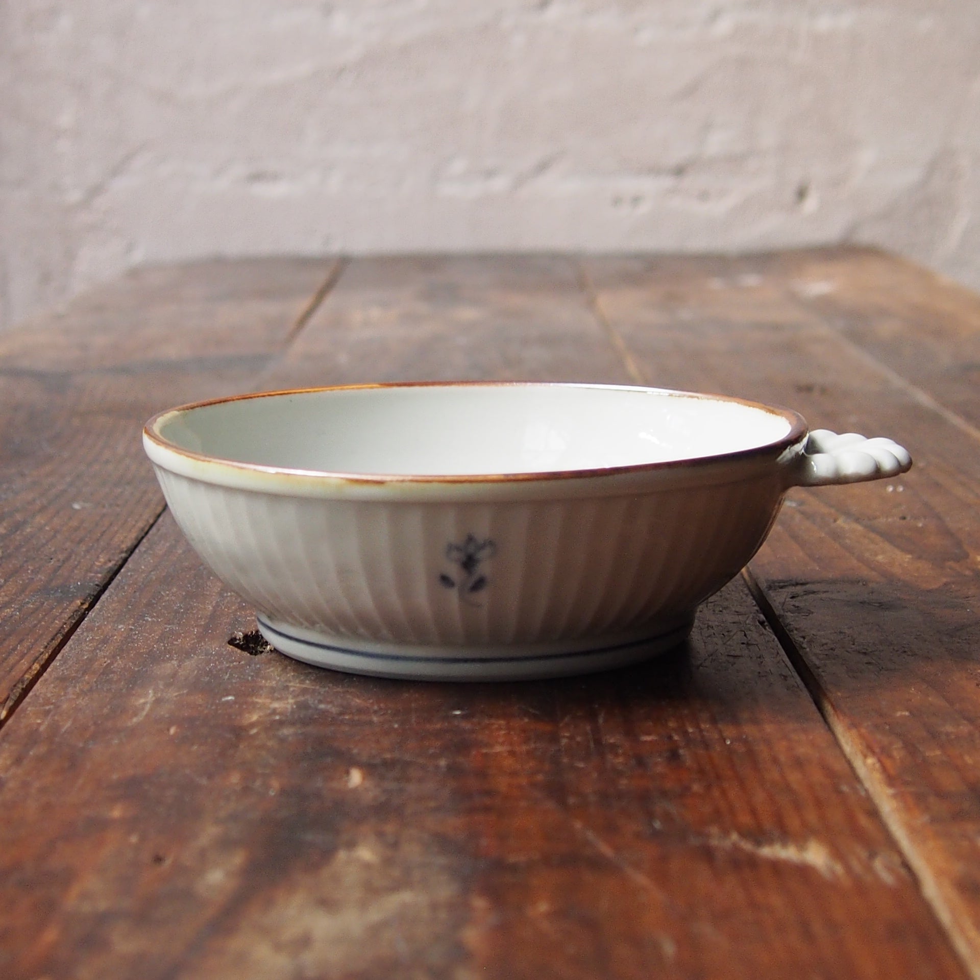 志村和晃】53 染付花文しのぎ手付き鉢 A | 益子のギャラリー もえぎ