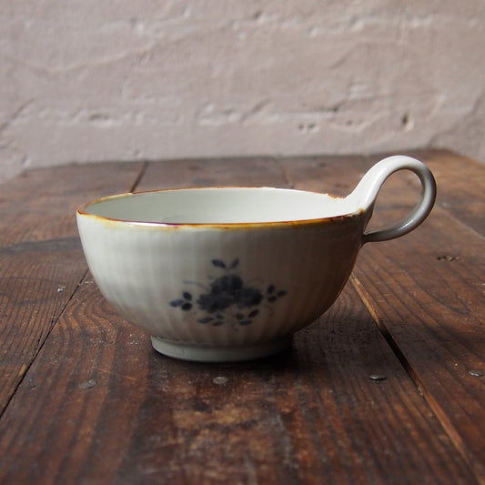 61　染付花文しのぎスープ碗　A | 志村和晃