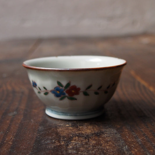 74　色絵花唐草文面取り盃 | 志村和晃