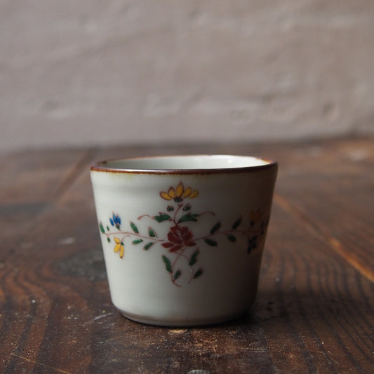 77　色絵ばら文猪口 | 志村和晃