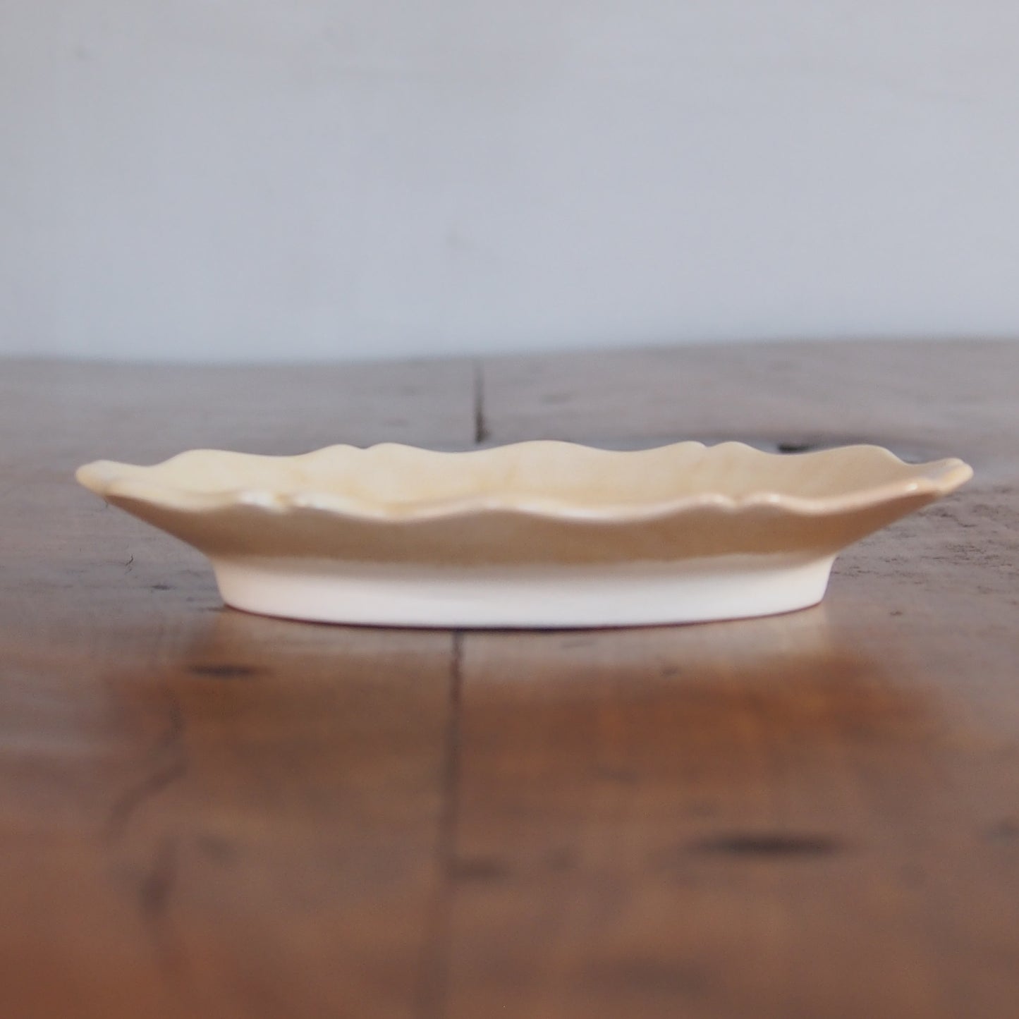 41-33 輪花オーバル小皿 | 梅本勇