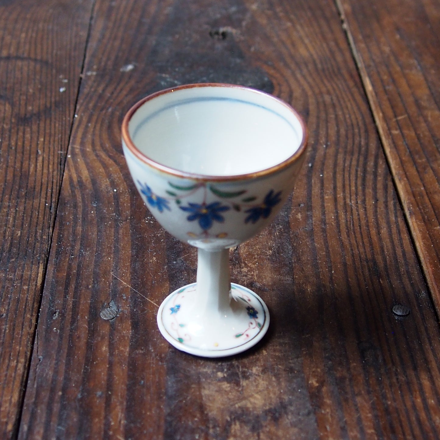 81　色絵花文足付き杯 | 志村和晃