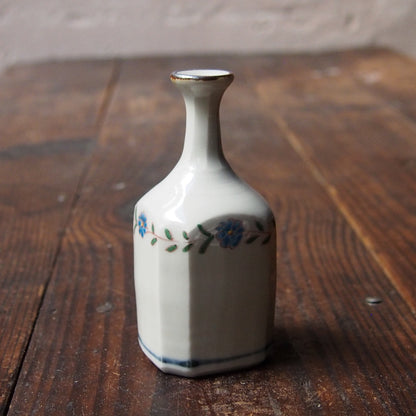 83　色絵花唐草文面取り瓶 | 志村和晃