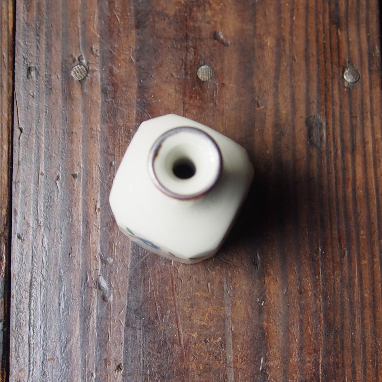 83　色絵花唐草文面取り瓶 | 志村和晃